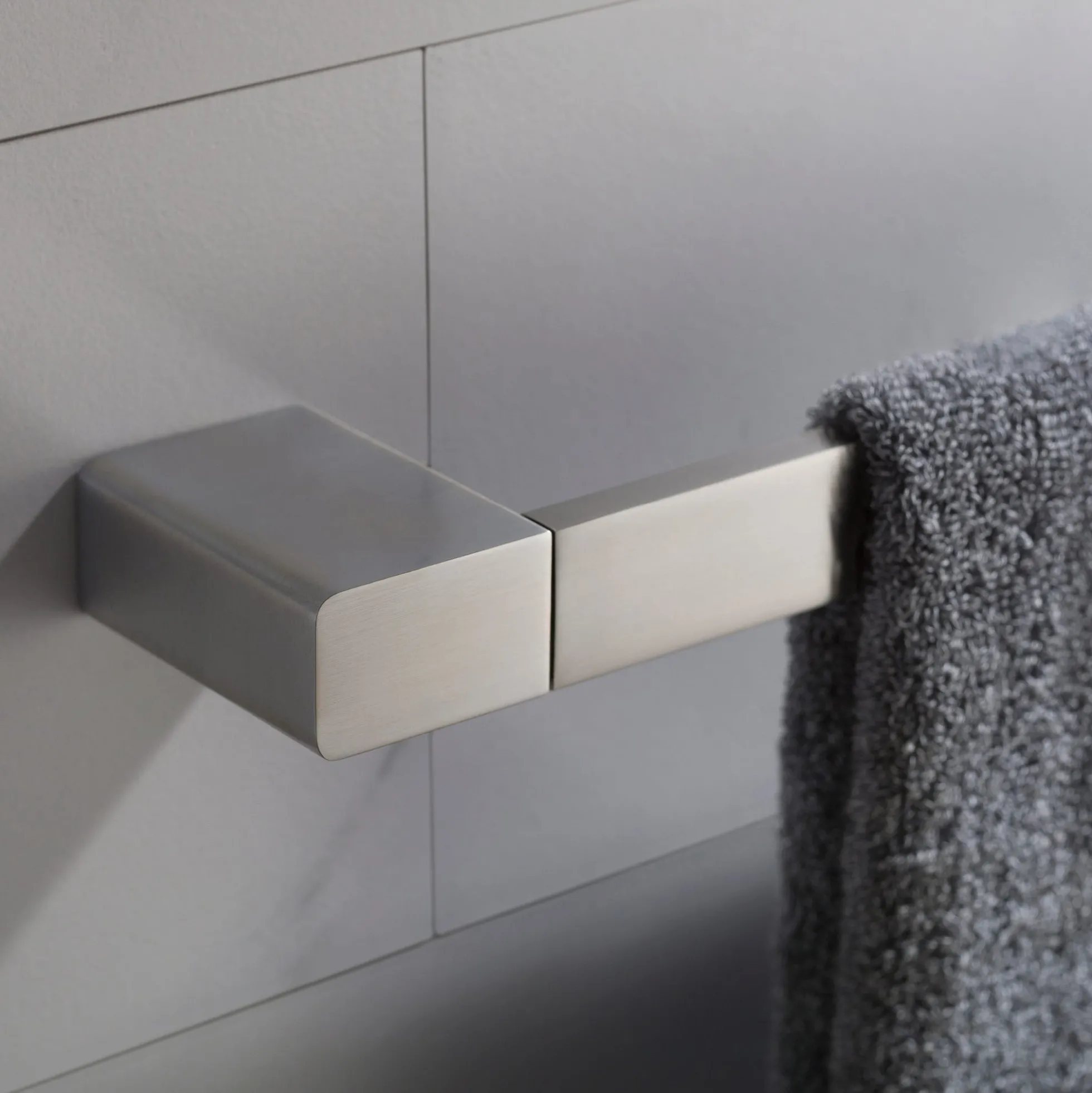24" Bathroom Towel Bar in Brushed Nickel