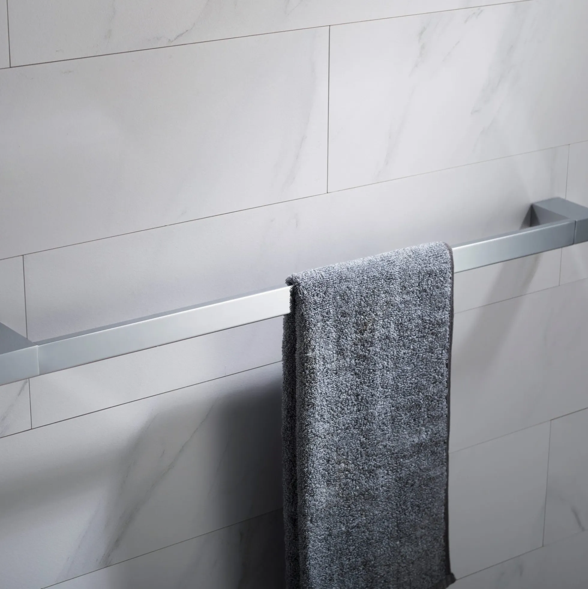 24" Bathroom Towel Bar in Chrome