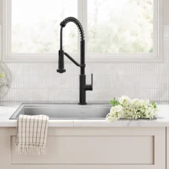 Commercial Style 2-Function Single Handle Pull Down Kitchen Faucet in Matte Black