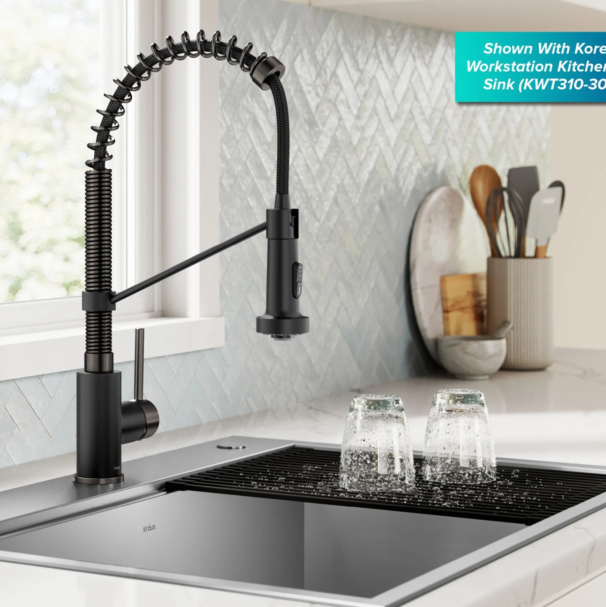 Commercial Style 2-Function Single Handle Pull Down Kitchen Faucet in Matte Black / Black Stainless