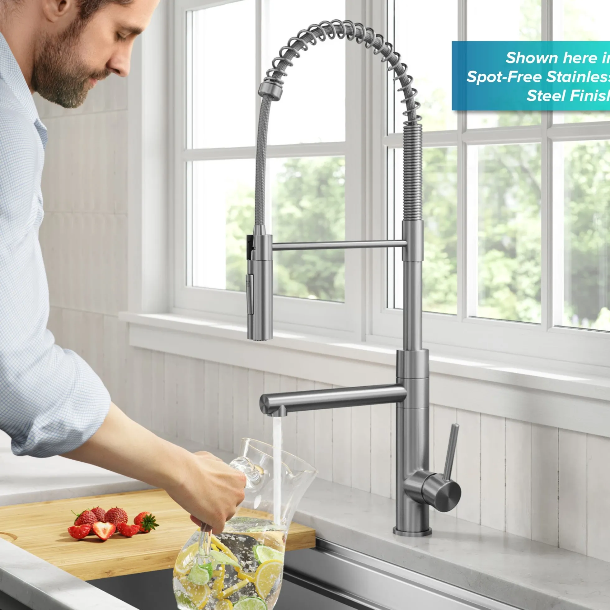 CommercialStylePull-Down Single Handle Kitchen Faucet with Pot Filler in Spot Free Antique Champagne Bronze / Matte Black