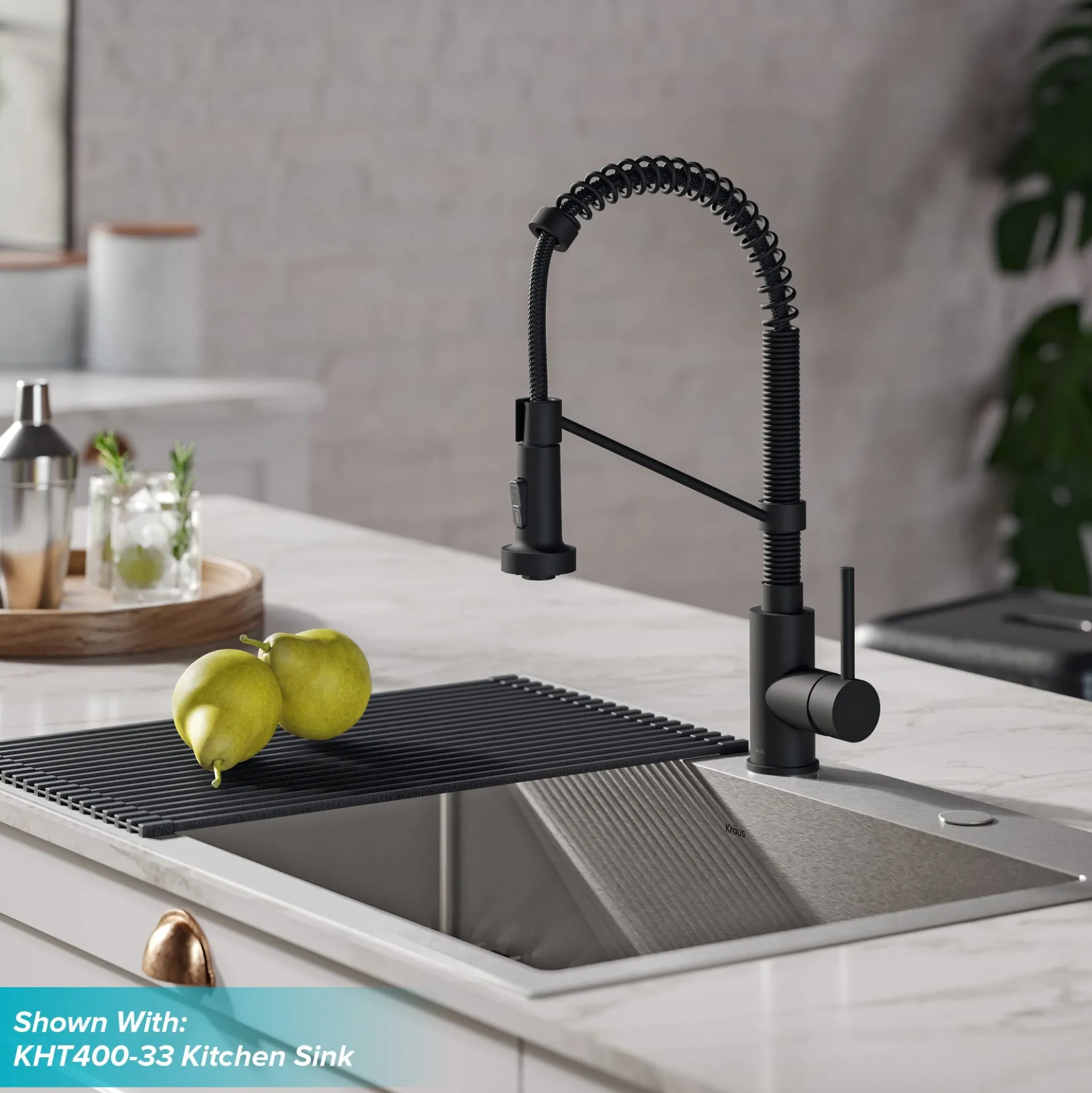 Commercial Style Pull-Down Single Handle 18" Kitchen Faucet in Matte Black with Air Gap