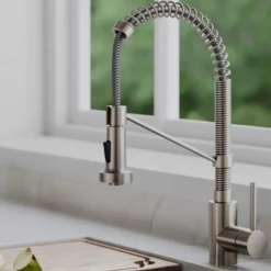 Commercial Style Pull-Down Single Handle 18