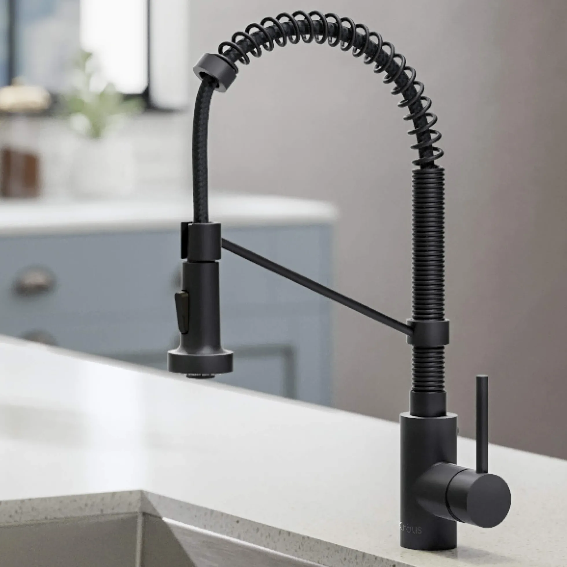 Commercial Style Pull-Down Single Handle 18" Kitchen Faucet in Matte Black with Soap Dispenser