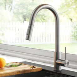 Contemporary Pull-Down Single Handle Kitchen Faucet in Spot Free Stainless Steel
