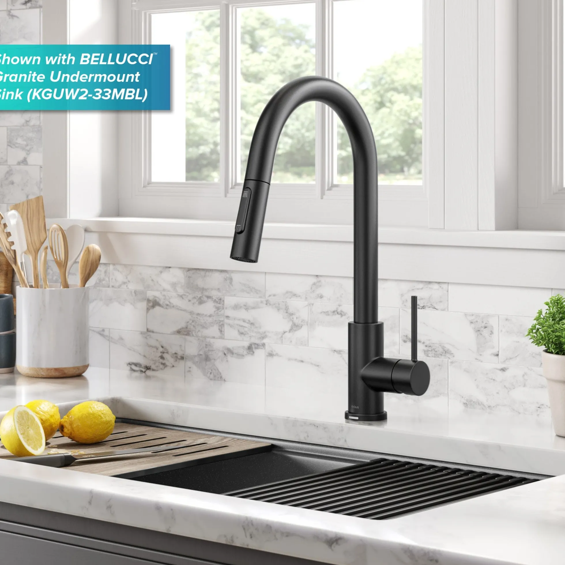 ContemporarySingle-HandleTouch KitchenSink Faucet with Pull Down Sprayer inMatte Black