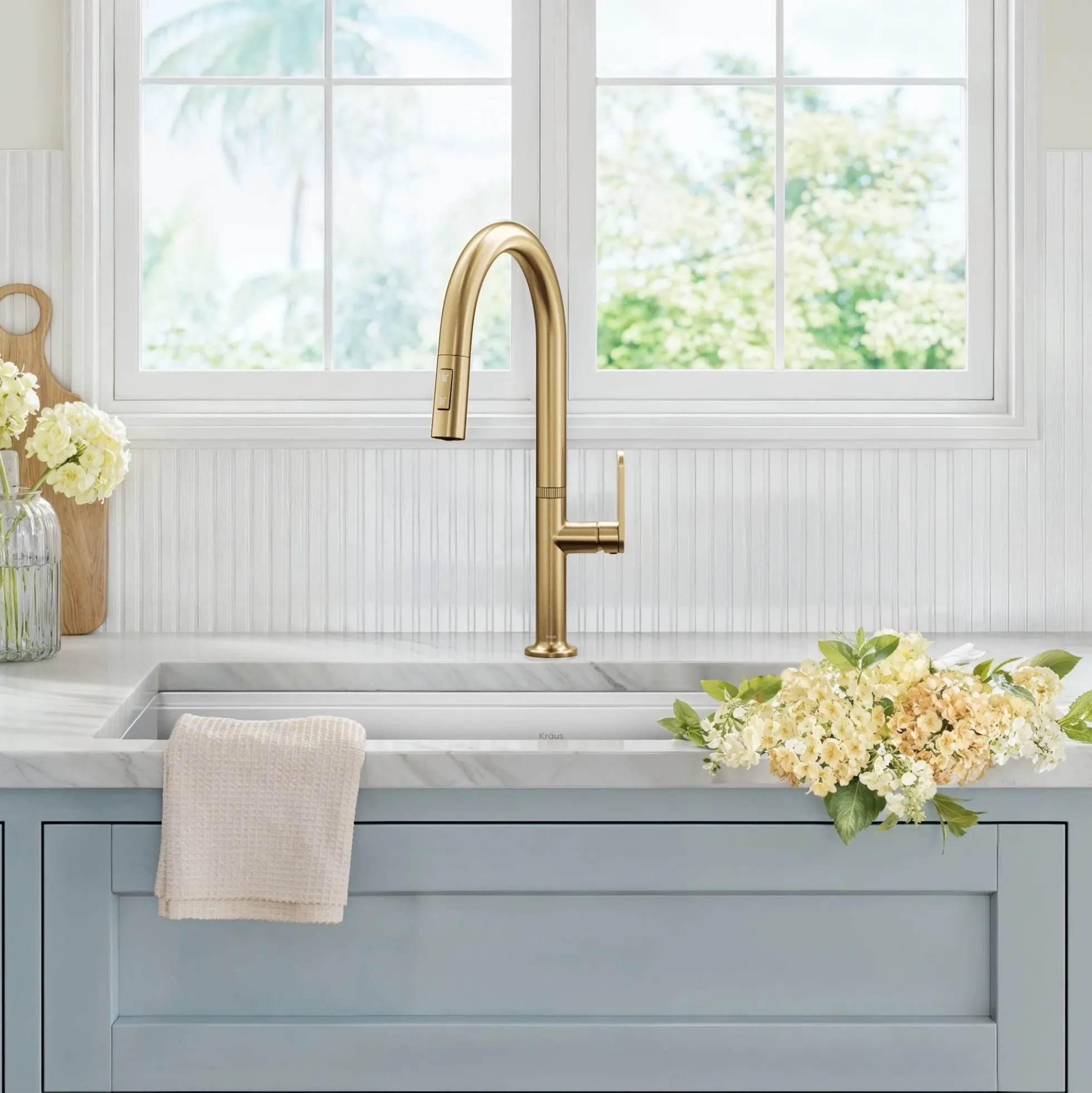 2-Function Single Handle Pull Down Kitchen Faucet in Spot-Free Brushed Brass