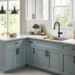 Industrial Pull-Down Single Handle Kitchen Faucet in Matte Black