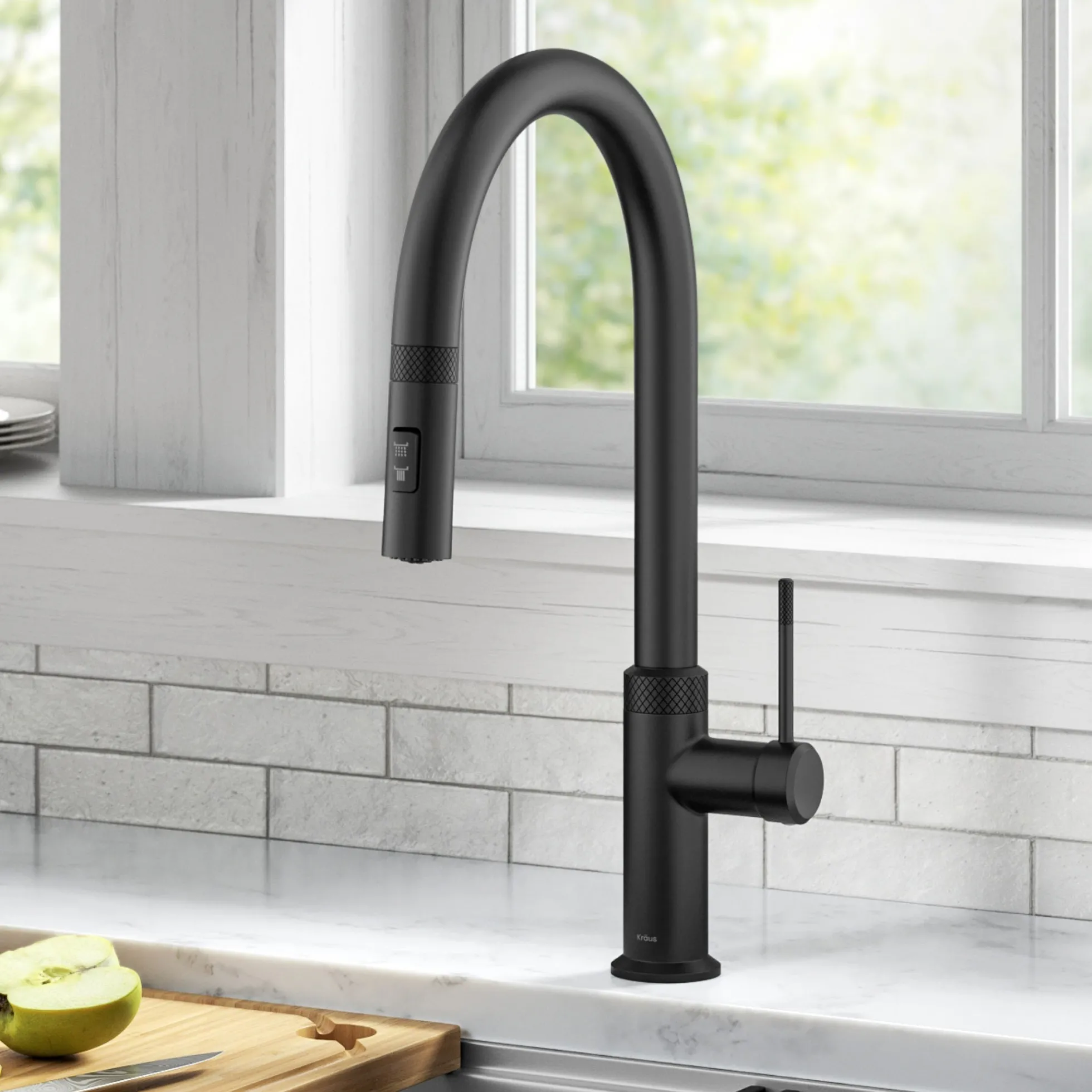 Modern Industrial Pull-Down Single Handle Kitchen Faucet in Matte Black