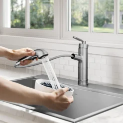 Pull-Out Single Handle Kitchen Faucet in Spot-Free Stainless Steel