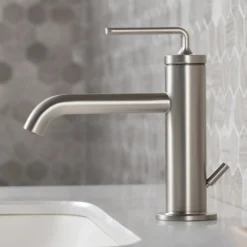 Single Handle Basin Bathroom Faucet with Lift Rod Drain in Spot Free Stainless Steel