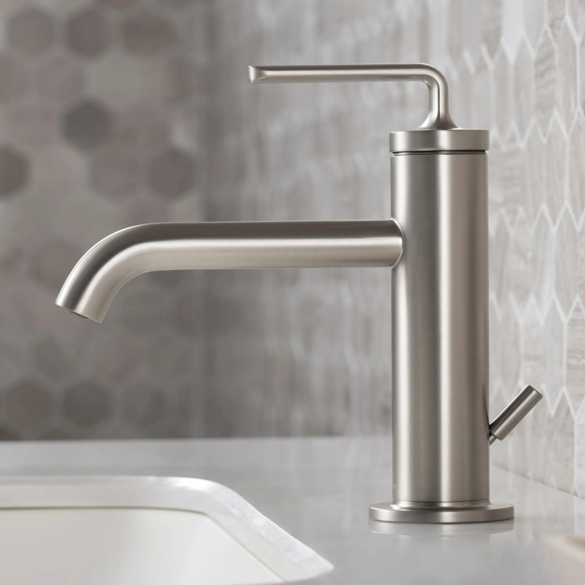 Single Handle Basin Bathroom Faucet with Lift Rod Drain in Spot Free Stainless Steel