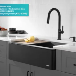 Single Handle Pull Down Kitchen Faucet in Matte Black