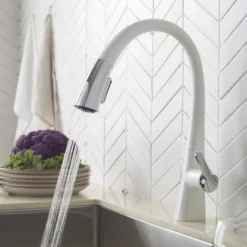 Single Handle Pull-Down Kitchen Faucet in Chrome/White