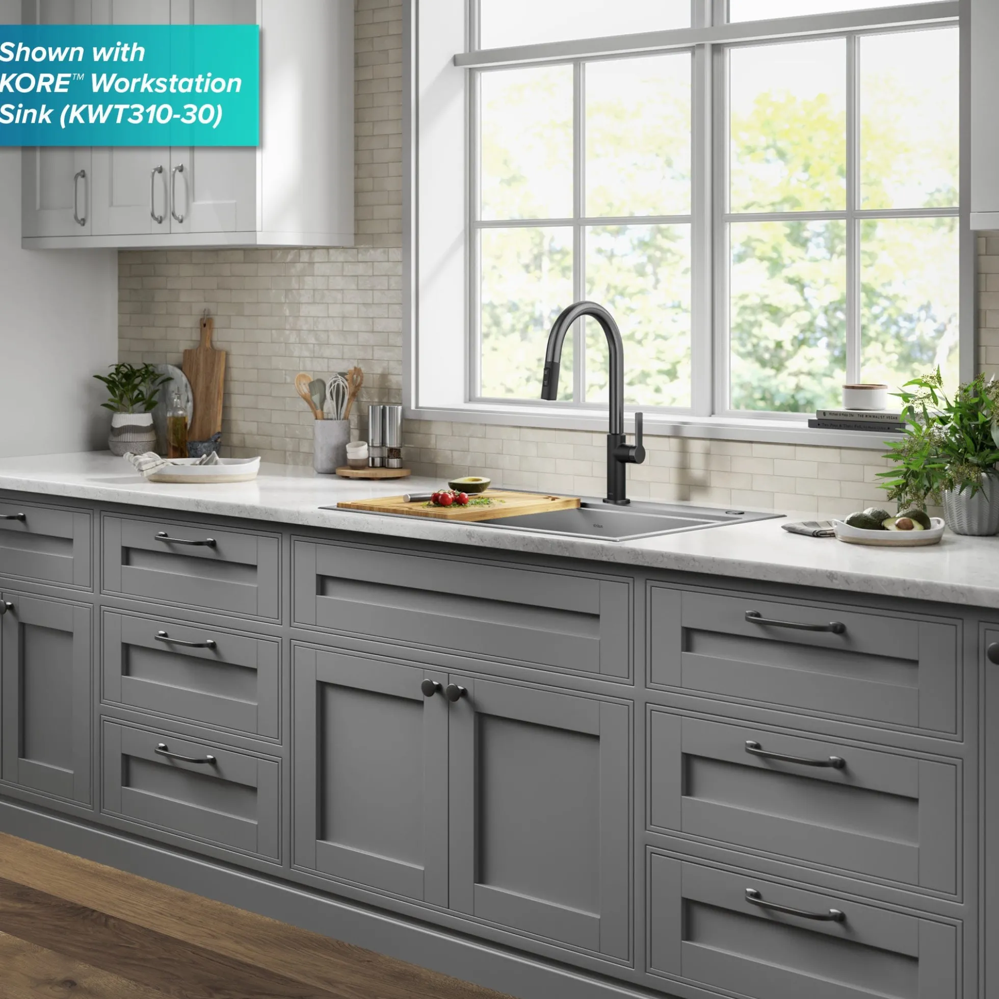 Single Handle Pull Down Kitchen Faucet in Matte Black / Spot Free Black Stainless Steel