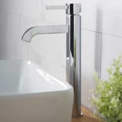 Single Handle Vessel Bathroom Faucet in Chrome