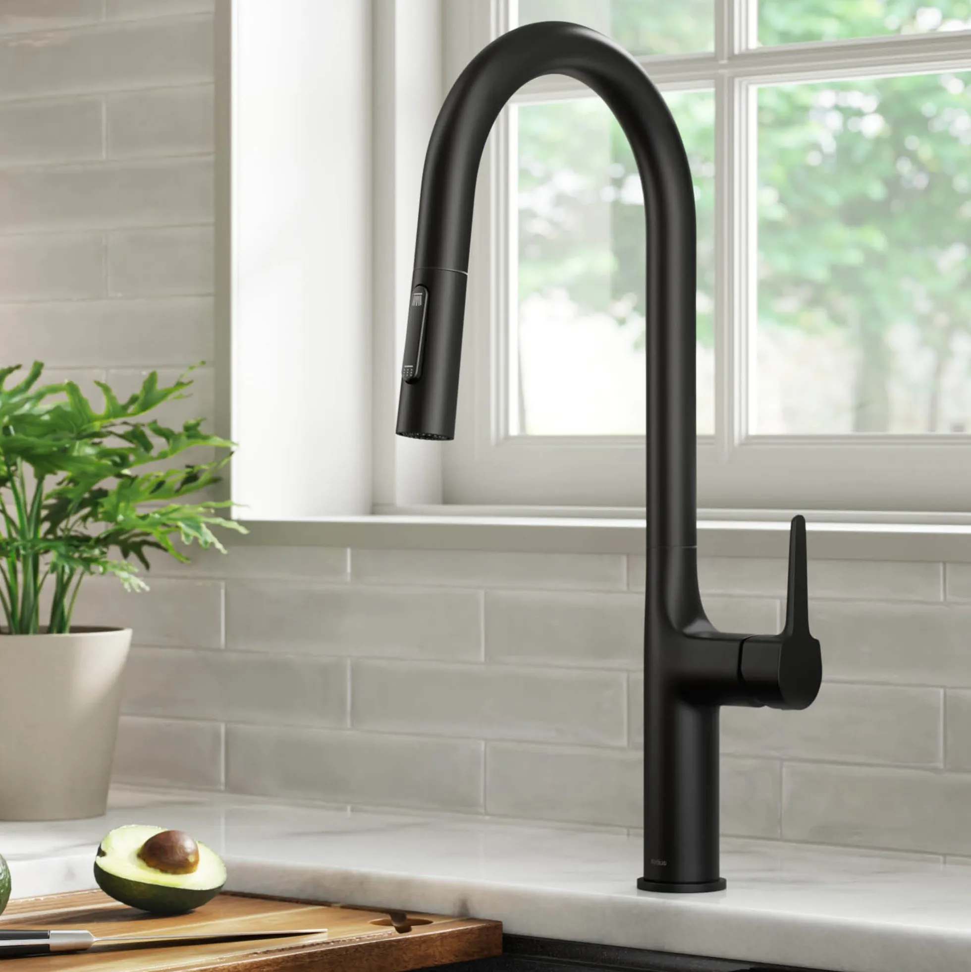 Tall Modern Pull-Down Single Handle Kitchen Faucet in Matte Black