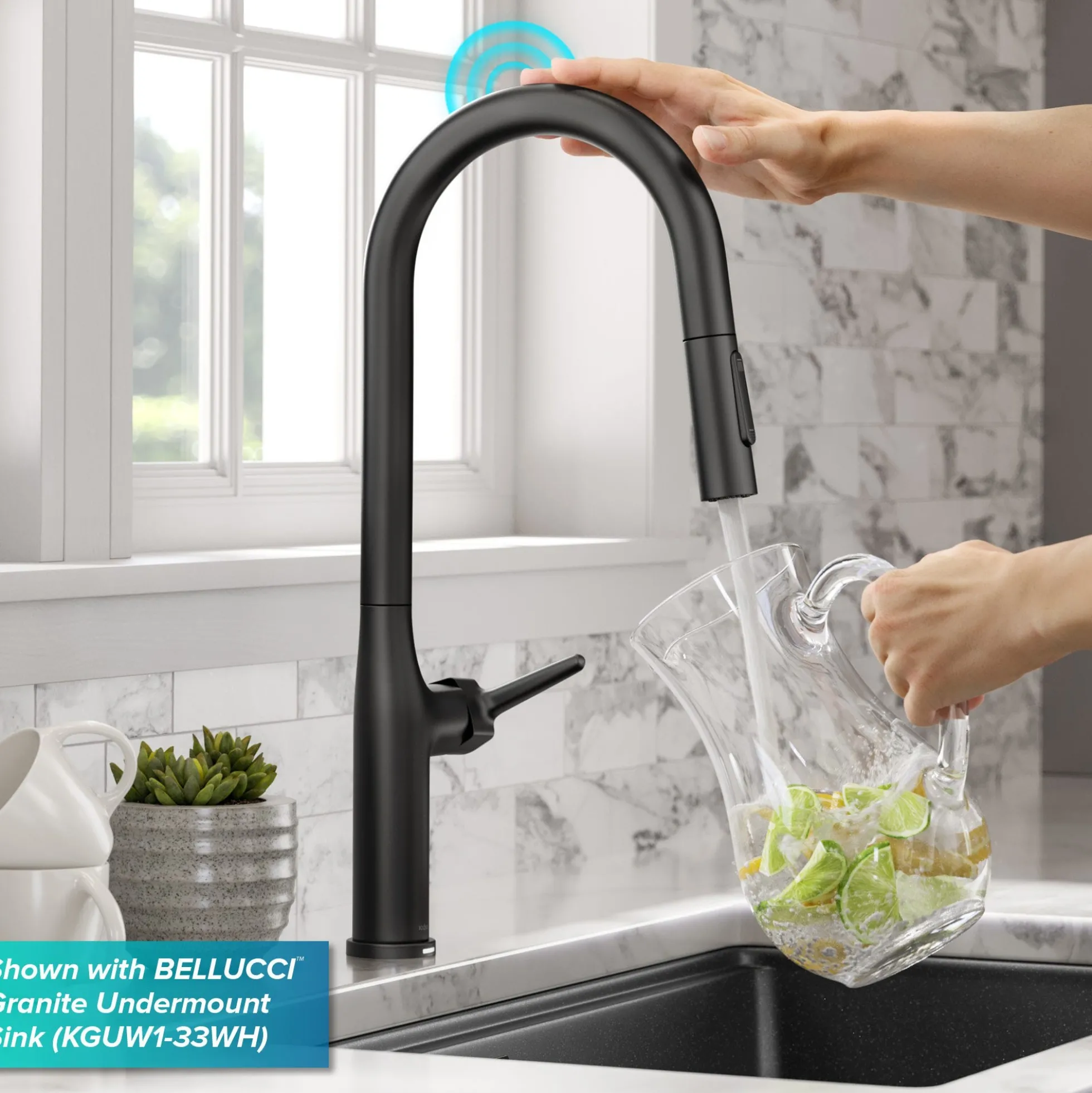 Tall ModernSingle-HandleTouch KitchenSink Faucet with Pull Down Sprayer inMatte Black