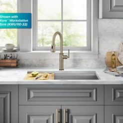 Traditional Industrial Pull-Down Single Handle Kitchen Faucet in Brushed Gold