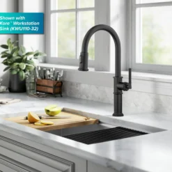 Traditional Industrial Pull-Down Single Handle Kitchen Faucet in Matte Black