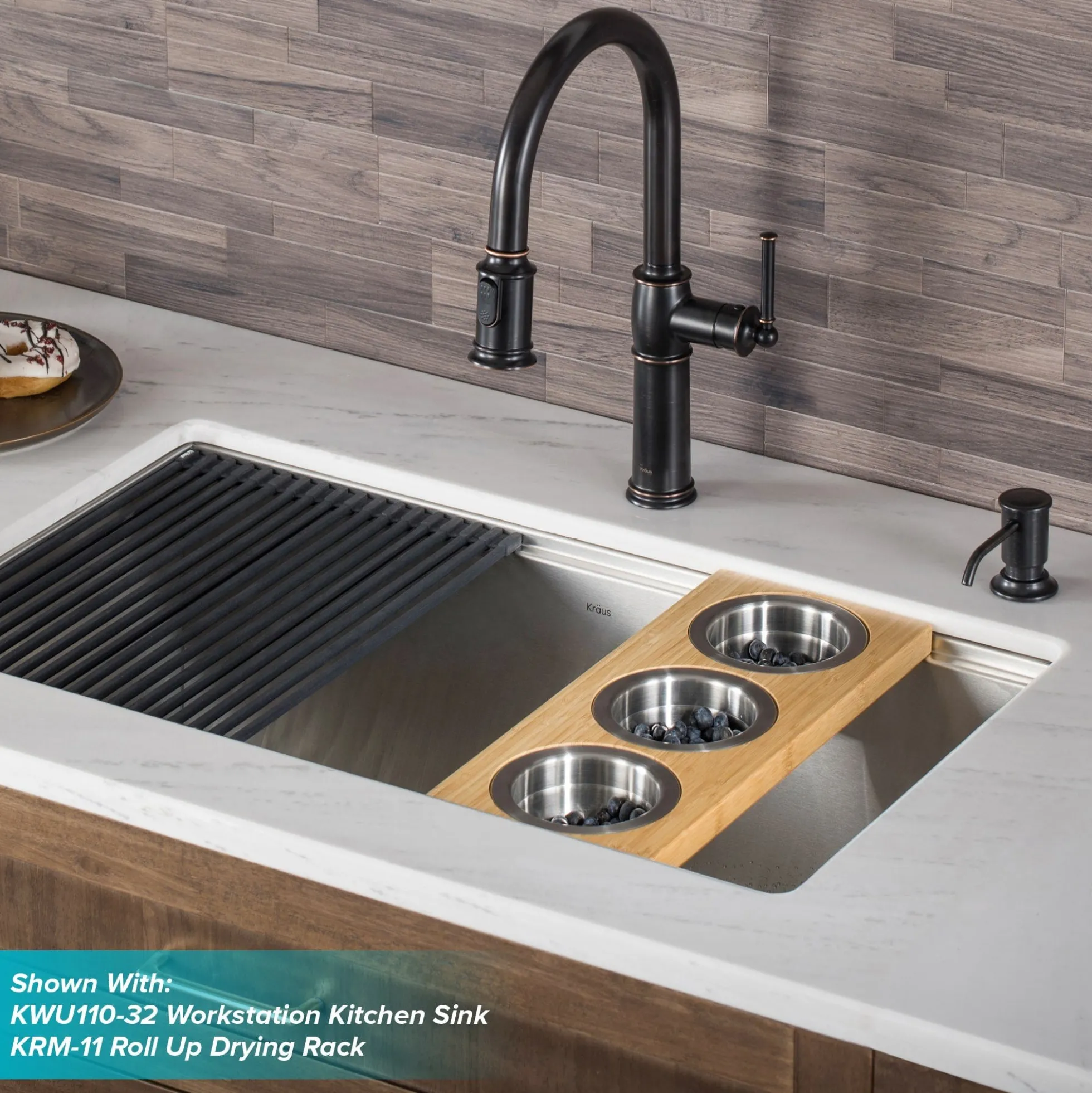 Traditional Single Handle Pull-Down Kitchen Faucet in Oil Rubbed Bronze
