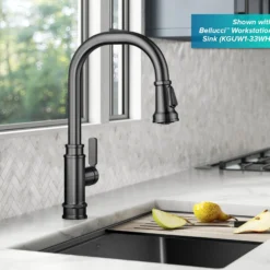 Transitional Industrial Pull-Down Single Handle Kitchen Faucet in Spot-Free Black Stainless Steel