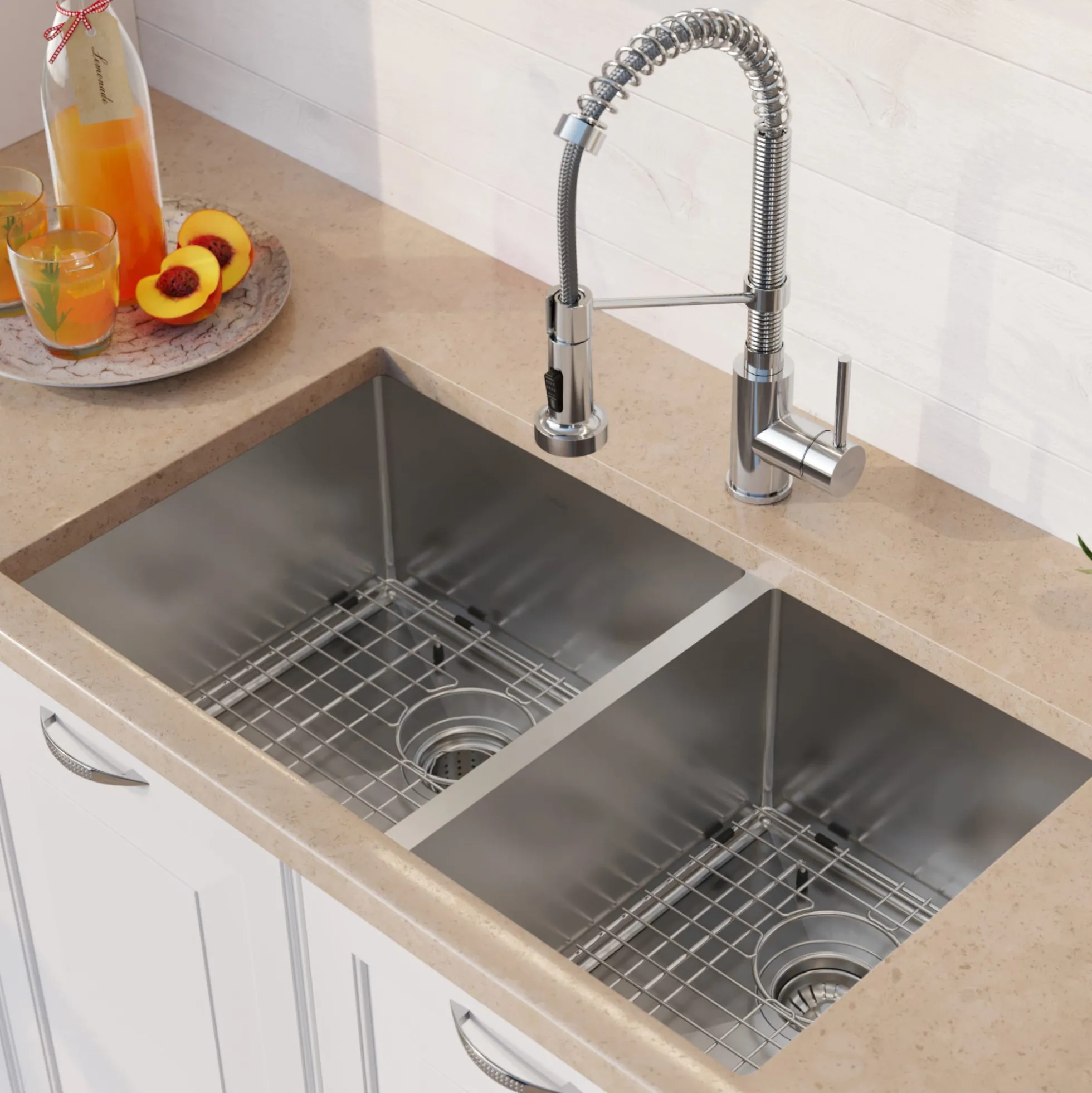 33" Undermount Kitchen Sink w/ Bolden Commercial Pull-Down Faucet and Soap Dispenser in Chrome