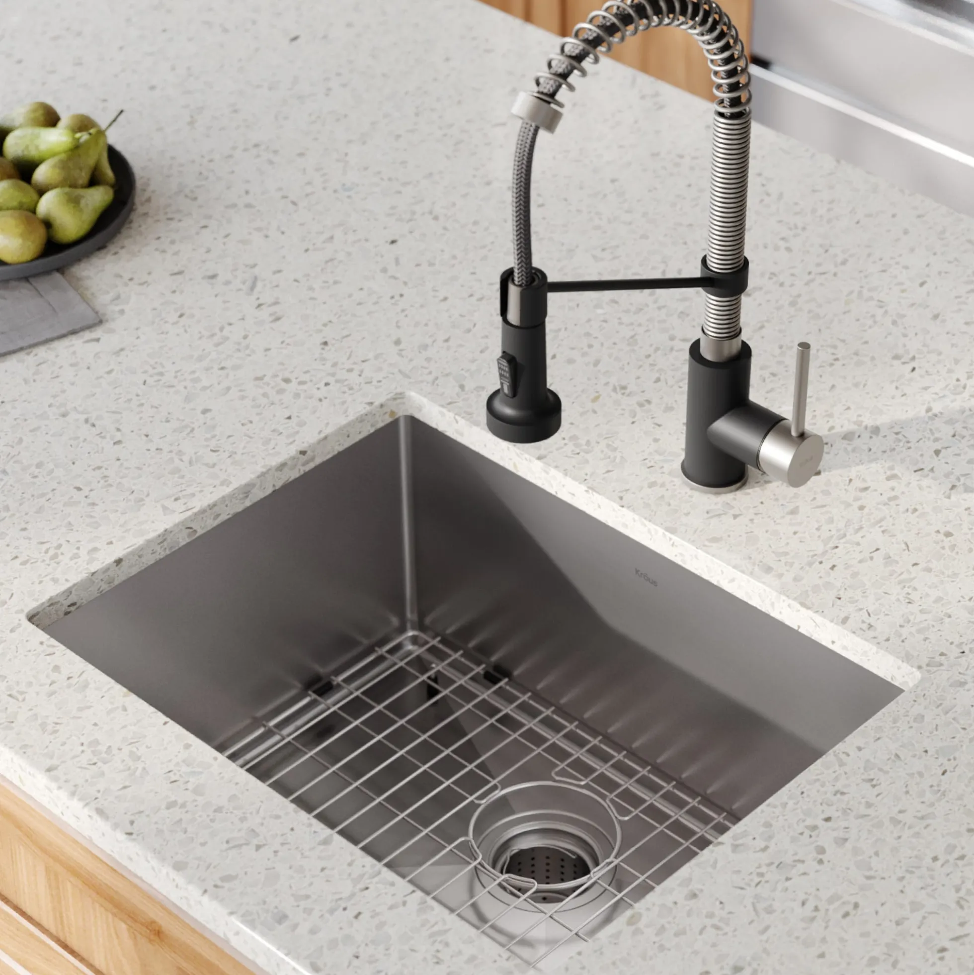 23" Undermount Kitchen Sink w/ Bolden Commercial Pull-Down Faucet and Soap Dispenser in Stainless Steel/Matte Black