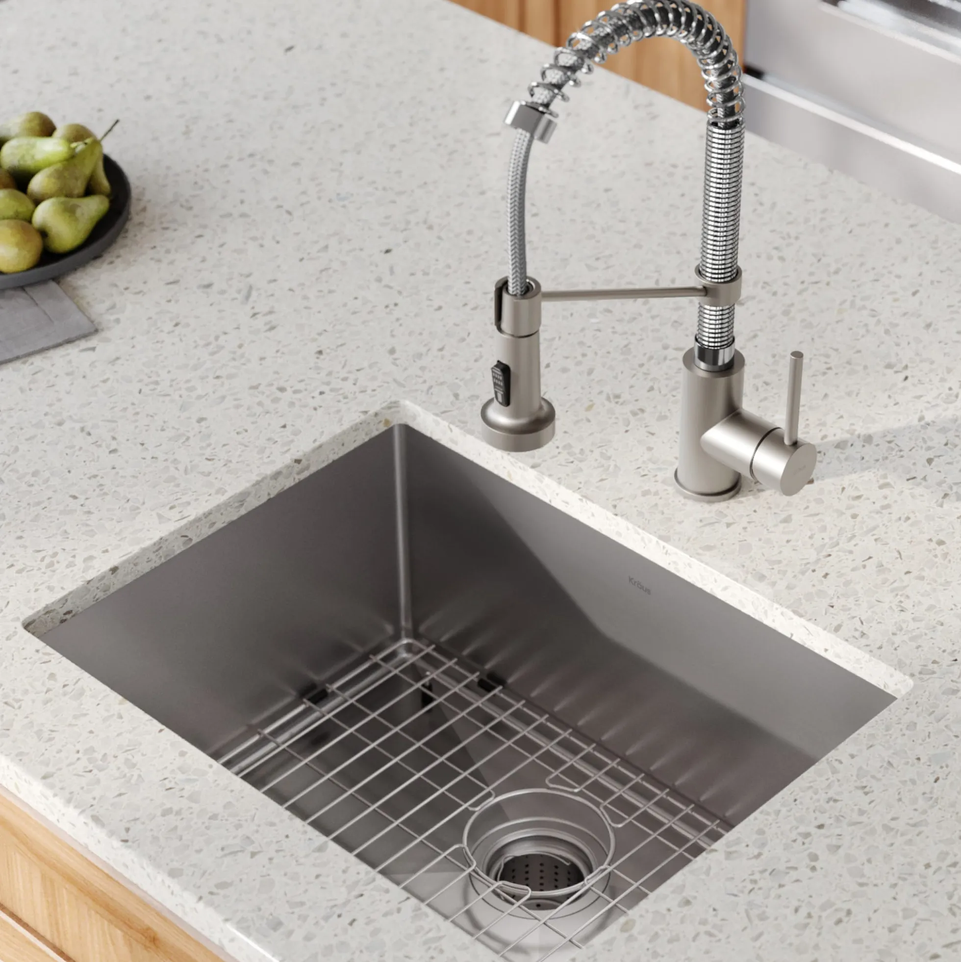23" Undermount Kitchen Sink w/ Bolden Commercial Pull-Down Faucet and Soap Dispenser in Stainless Steel/Chrome