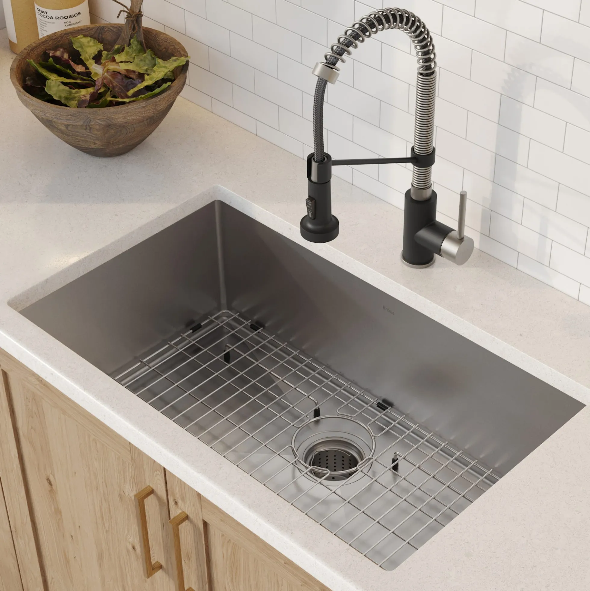 30" Undermount Kitchen Sink w/ Bolden Commercial Pull-Down Faucet and Soap Dispenser in Stainless Steel/Matte Black