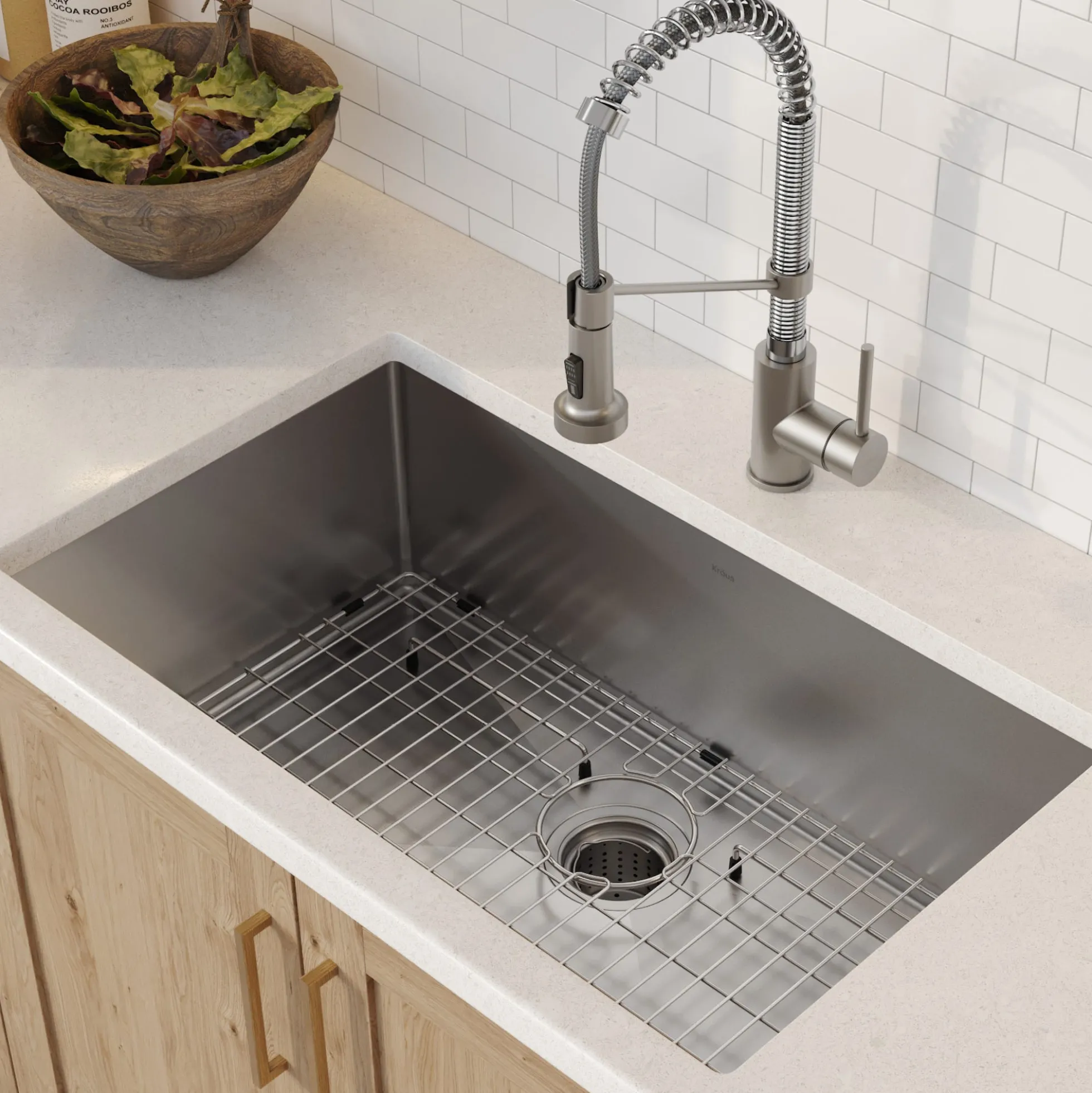 30" Undermount Kitchen Sink w/ Bolden Commercial Pull-Down Faucet and Soap Dispenser in Stainless Steel/Chrome